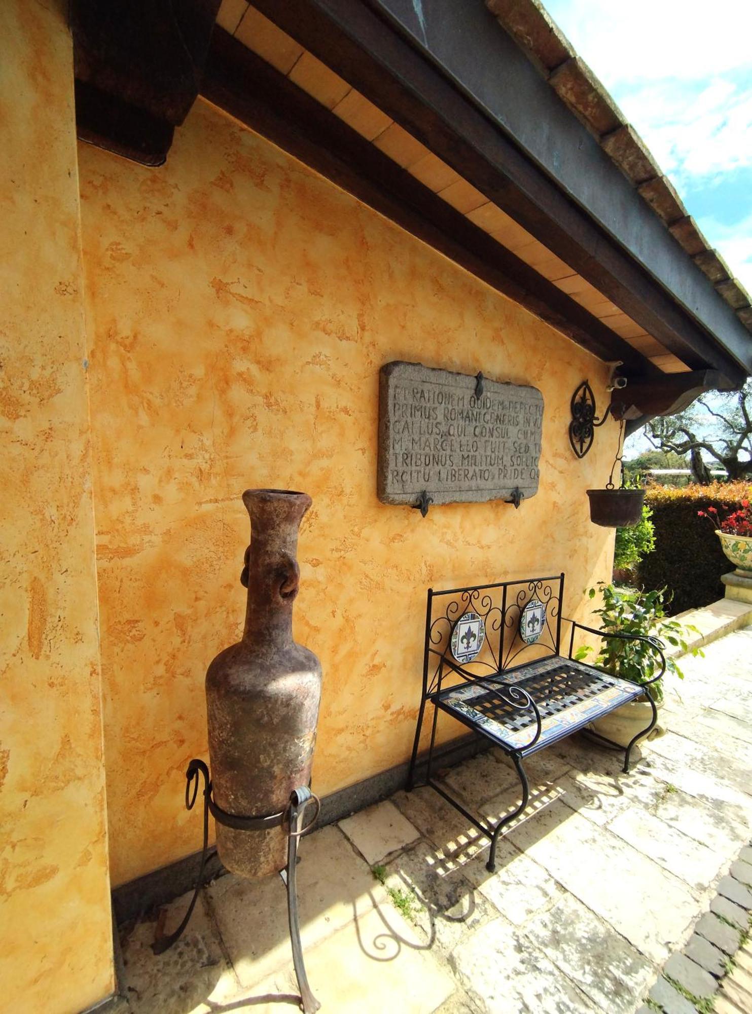 La Valle Dei Casali Con Piscina E Natura A Acomodação com café da manhã  3*